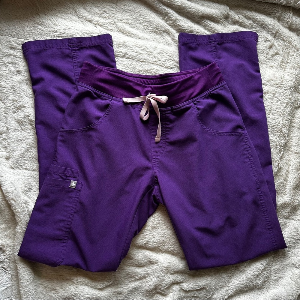 Figs Purple Set with Kade Cargo Pants, XS - Picture 4 of 10